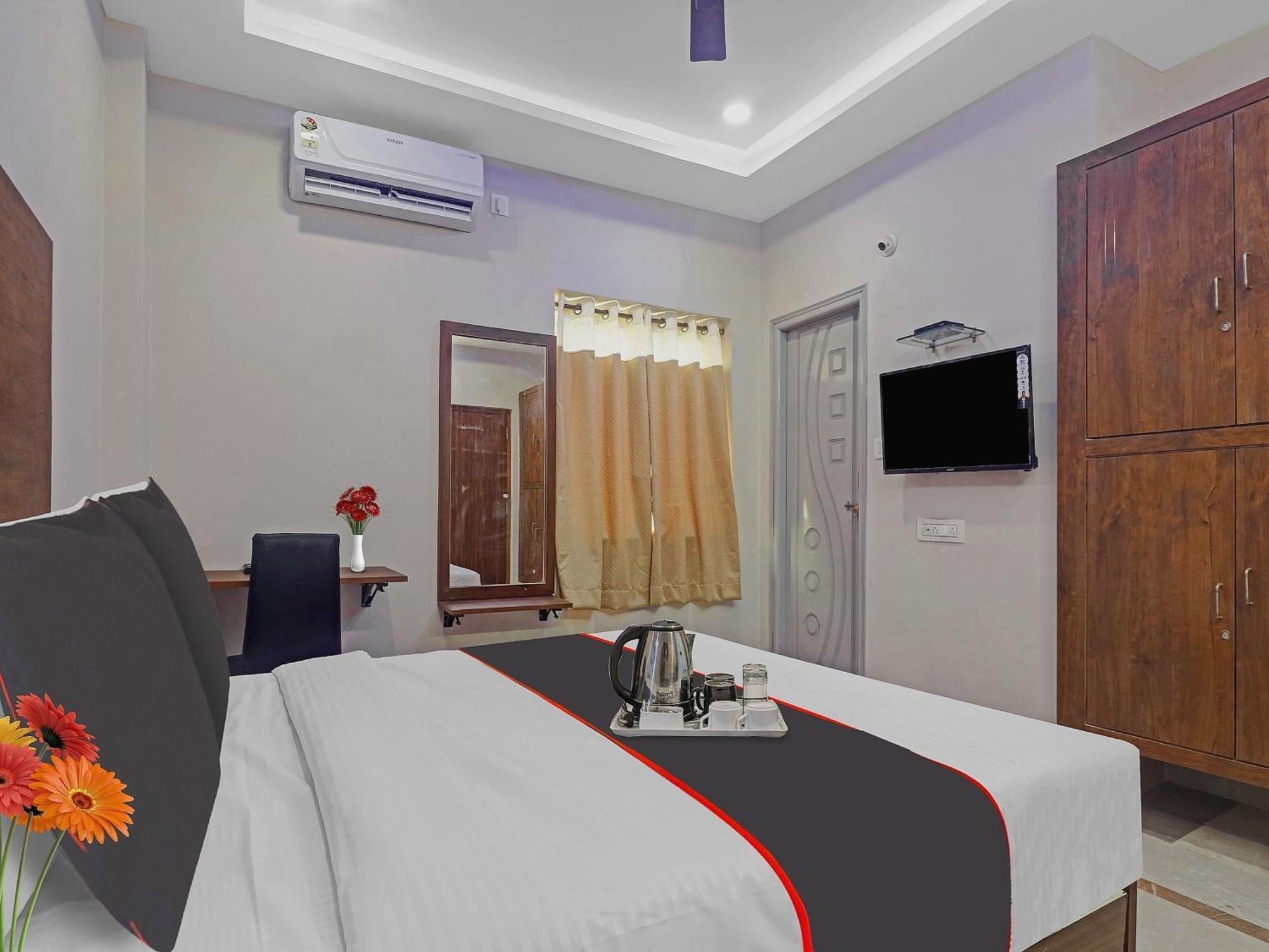 Super Capital O Srinika Inn Gachibowli Exterior foto